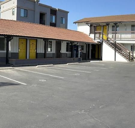 Escondido Inn Exteriér fotografie